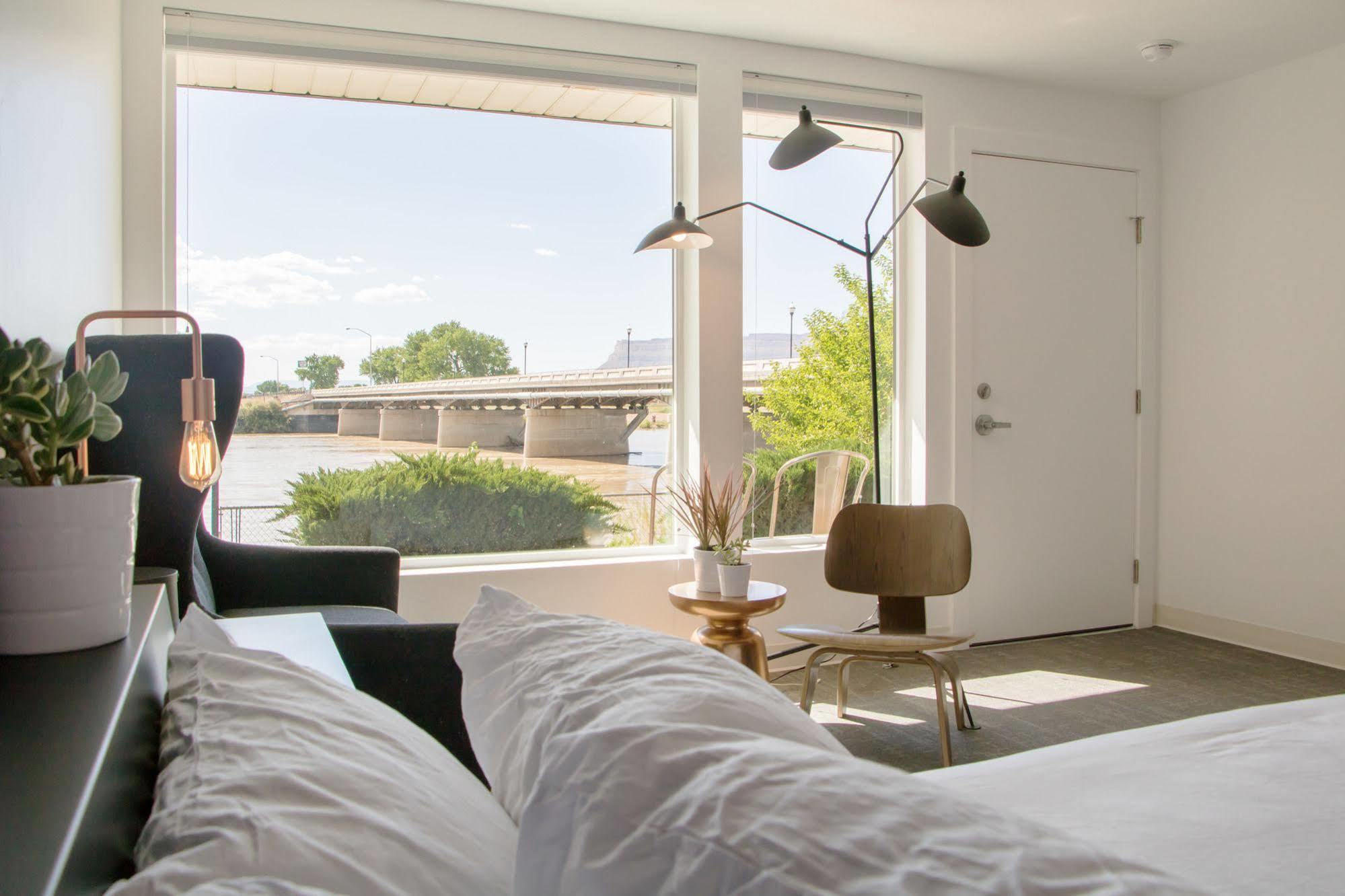 Skyfall Guestrooms Грин-Ривер Экстерьер фото